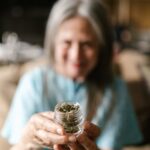 Посадка пророщенных семян конопли и создание оптимальных условий для роста